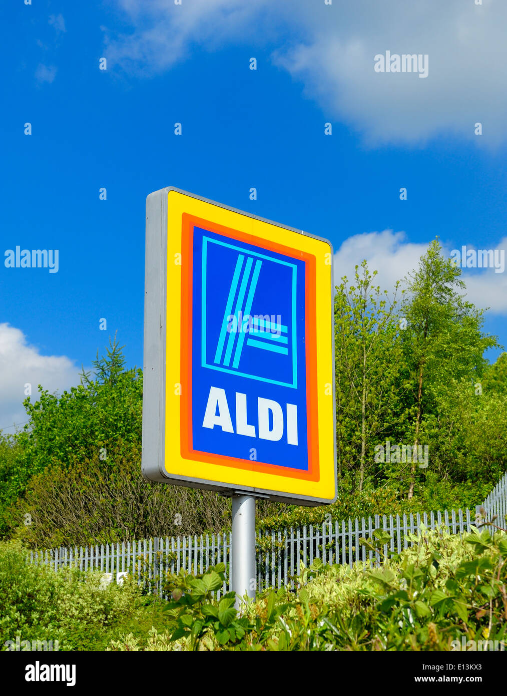 Aldi budget food supermarket chain trading sign uk Stock Photo