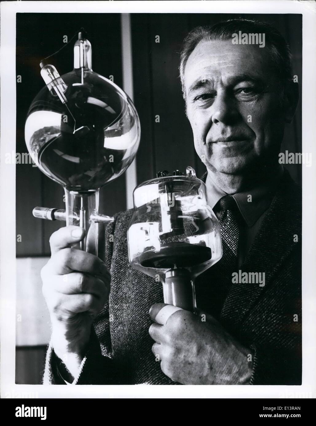 Veteran x ray tube hires stock photography and images Alamy