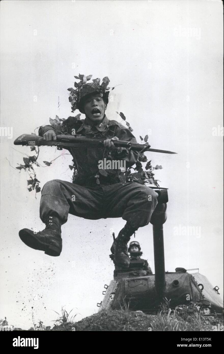 Banzai charge hires stock photography and images Alamy