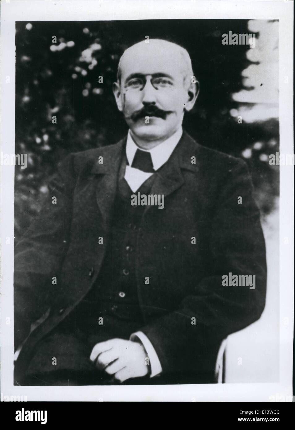 Mar. 27, 2012 - Col. Alfred Dreyfus. Dreyfus appeals for sacco stay.: Sees execution ''Monal Disaster'': Col Alfred Dreyfus, who by reason of his own suffering long ago is perhaps better able than any other man in the world to appreciate the horror of the last seven years for the two Italians awaiting death. Dreyfus universal symbol of persecuted innocence. the historic victim of miscarriage of justice that stirred the conscience of the civilized world, is now aged and feeble Stock Photo