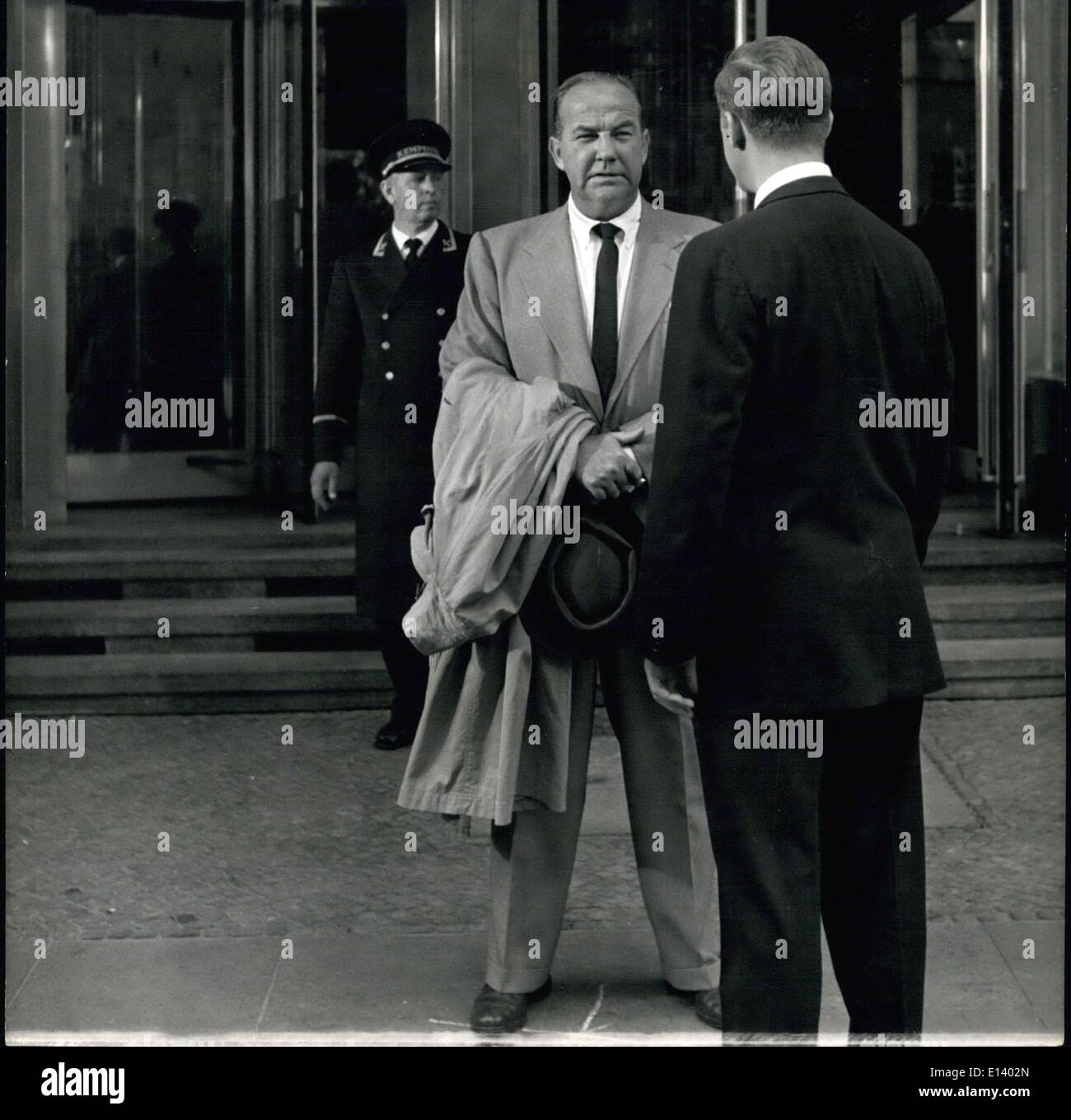 Mar. 31, 2012 - Broderick Crawford plays the part of wealthy American