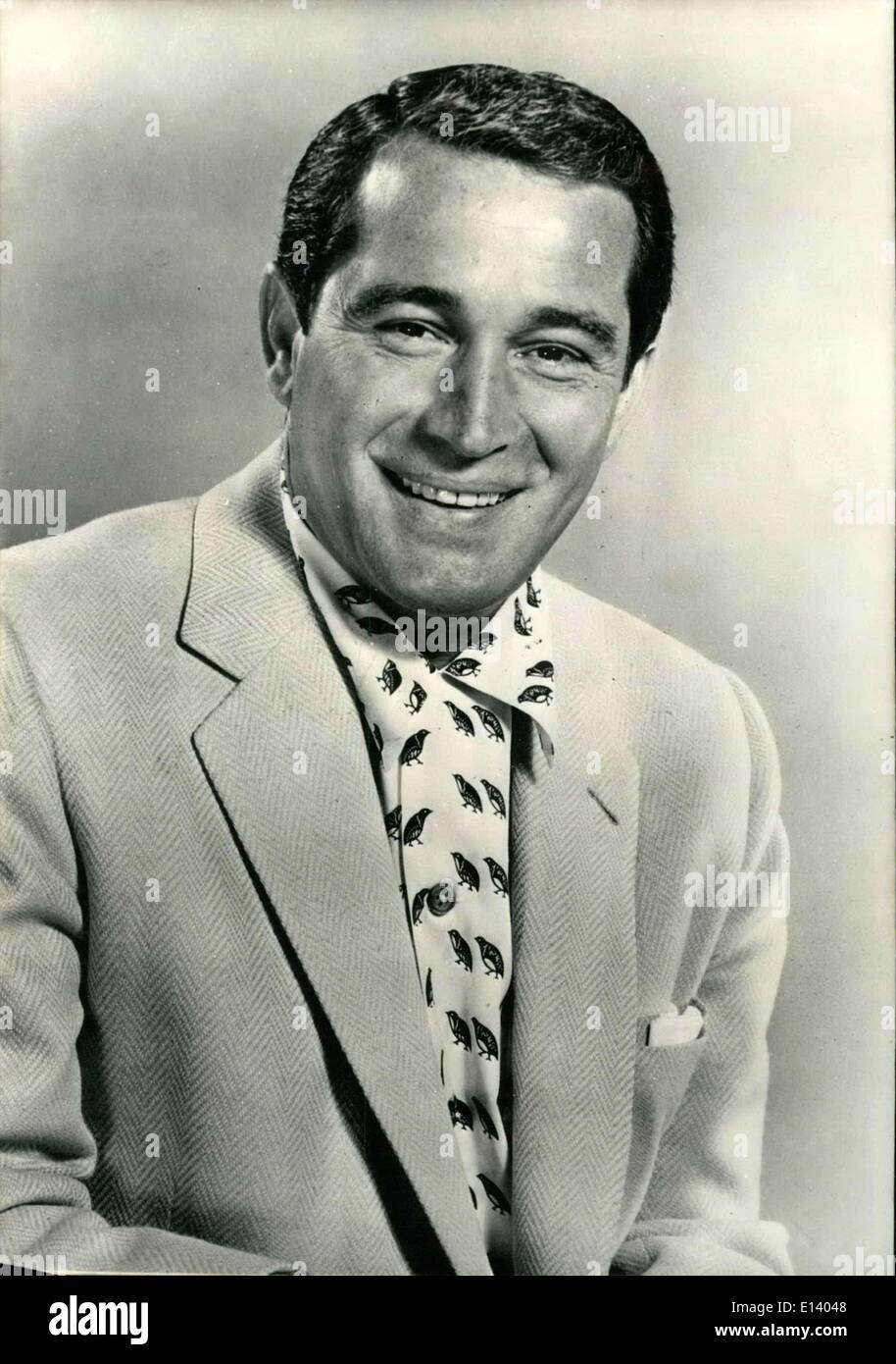 Mar. 31, 2012 - An American Singer to Win 5 Million on TV. An American Singer, Perry Como, signed a contract for 5 Million for a 104 week TV program with an important Dairy Products Company. It is the most important contract ever to be signed by US TV. OPS: The American singer Perry Como. Stock Photo