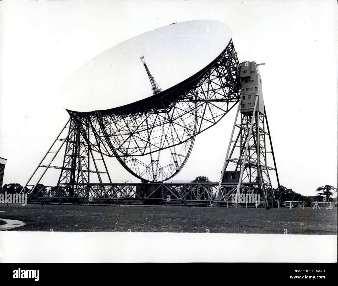 Apr. 17, 2012 - Britain leads in radio Astronomy: The ears that soon the Universe for radio emissions from distant galaxies and Stock Photo