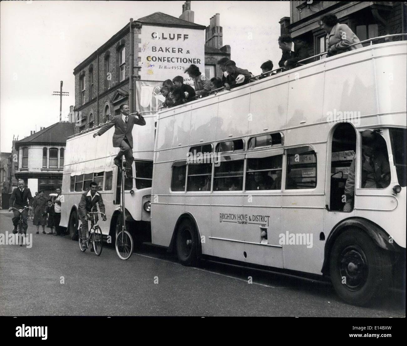 Brighton buses hi-res stock photography and images - Alamy