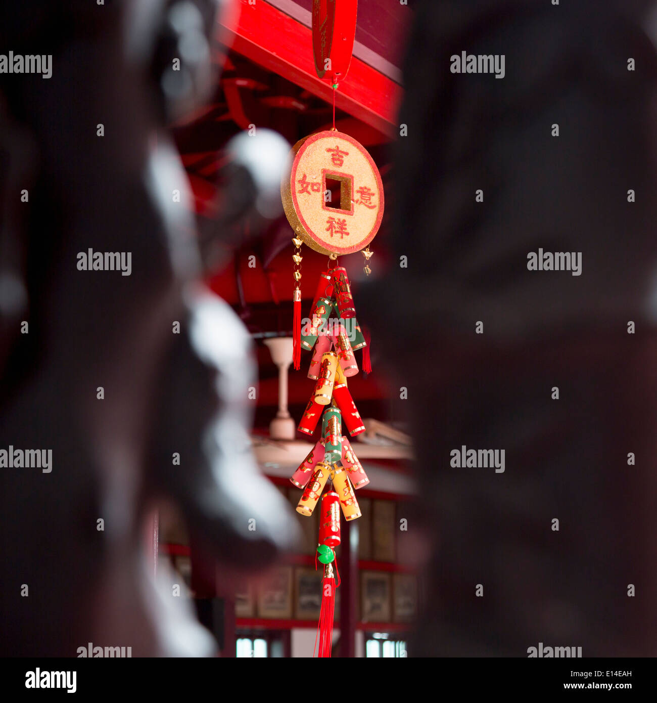 Traditional Chinese decorations in temple Stock Photo Alamy