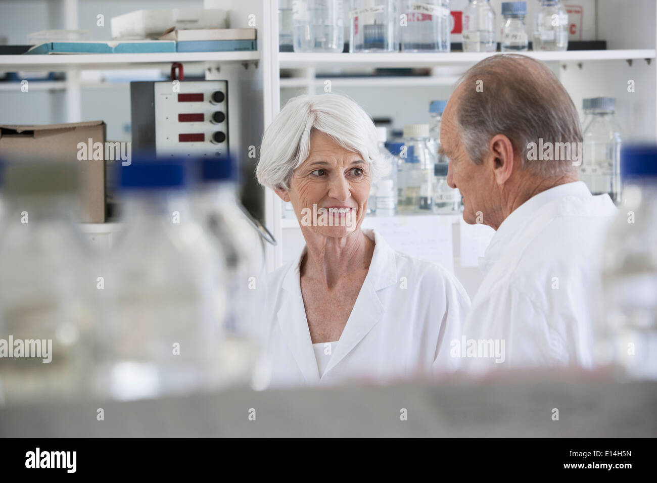 Senior woman in lab hi-res stock photography and images - Alamy