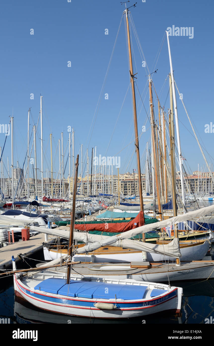 Traditional Wooden Yachts & Small Fishing Boat known as a Barquette ...