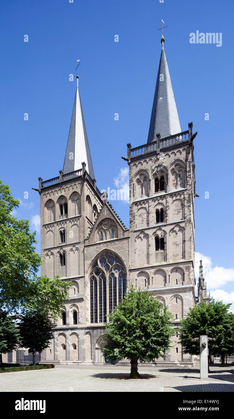 Xanten Cathedral or St. Victor's Cathedral, Xanten, Lower Rhine, North Rhine-Westphalia, Germany Stock Photo