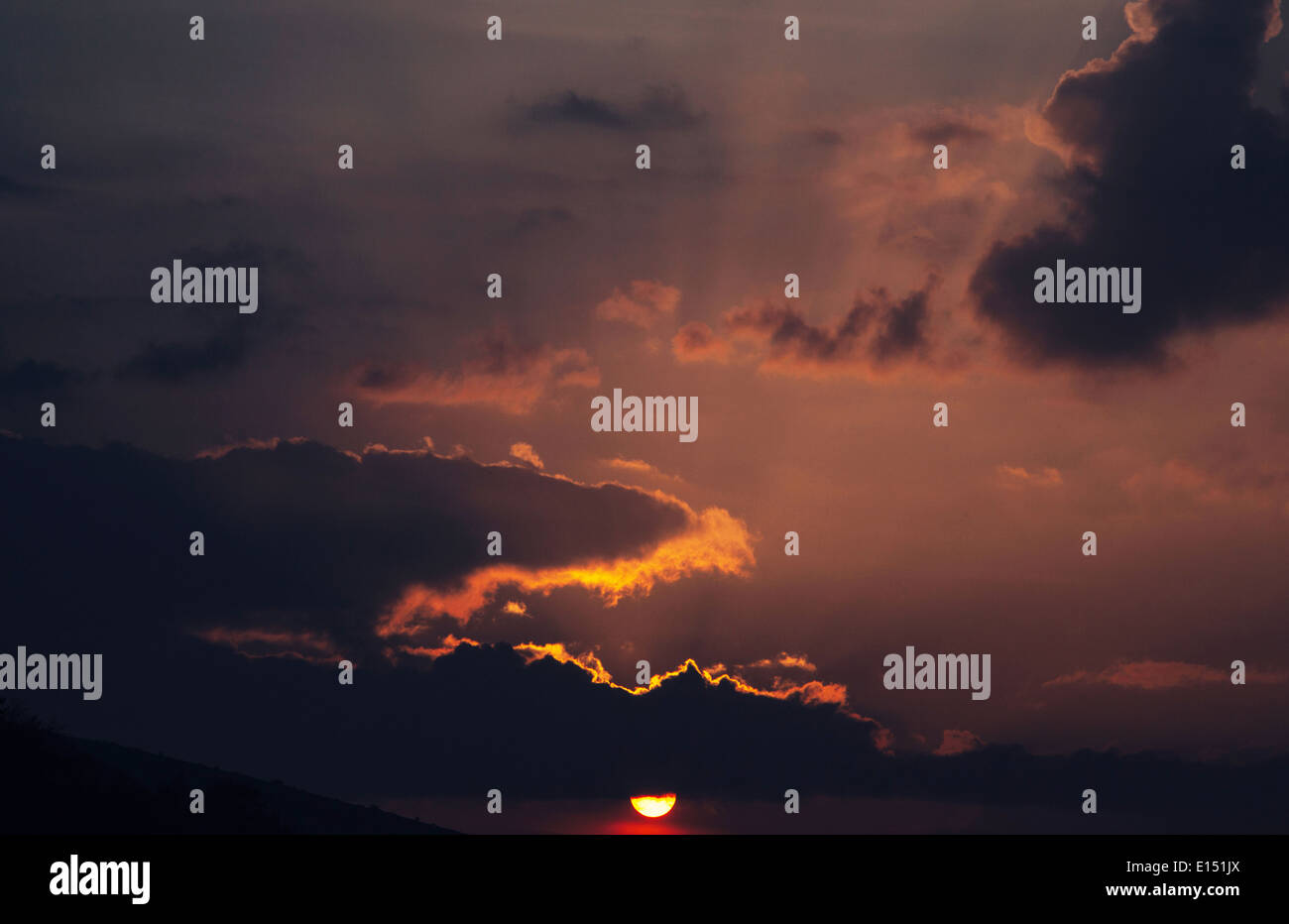 Beautiful sunrise sun rays hi-res stock photography and images - Alamy
