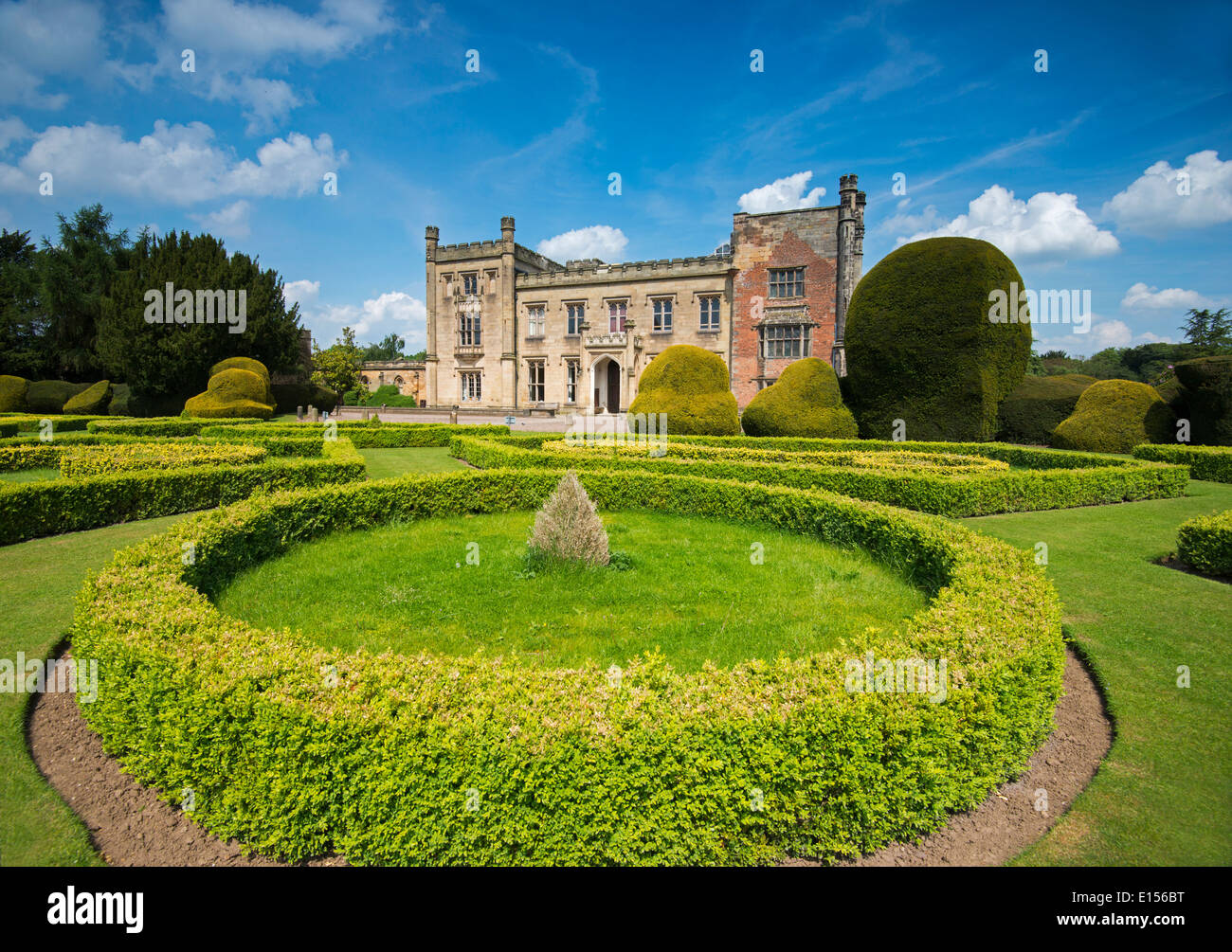 Elvaston castle gardens hi-res stock photography and images - Alamy