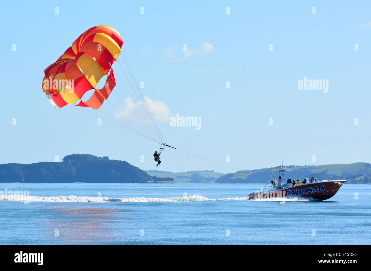 Paragliding Boat High Resolution Stock Photography and Images Alamy