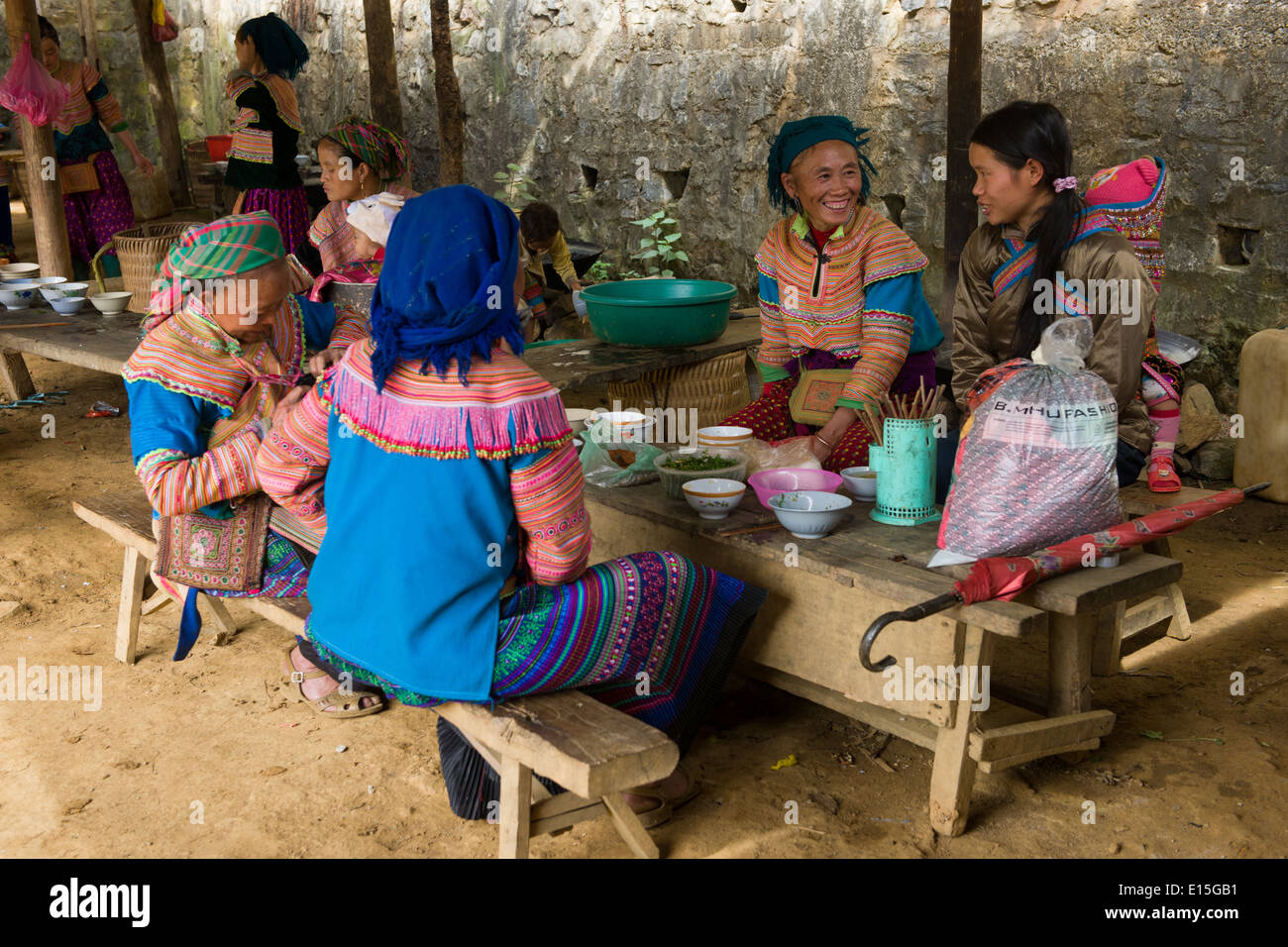 Happy hmong women hi-res stock photography and images - Alamy