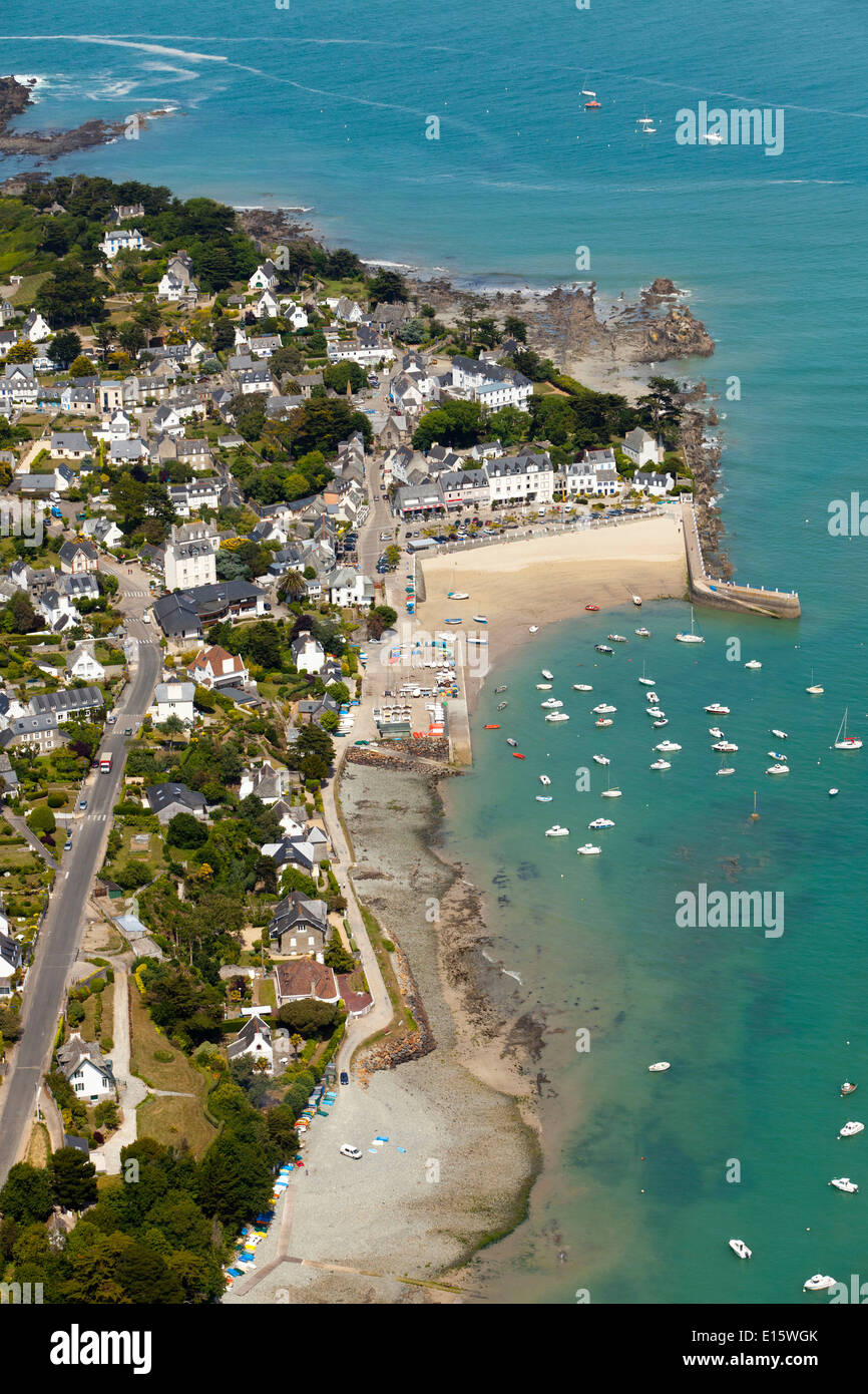 Coast of the finistere department hi-res stock photography and images ...
