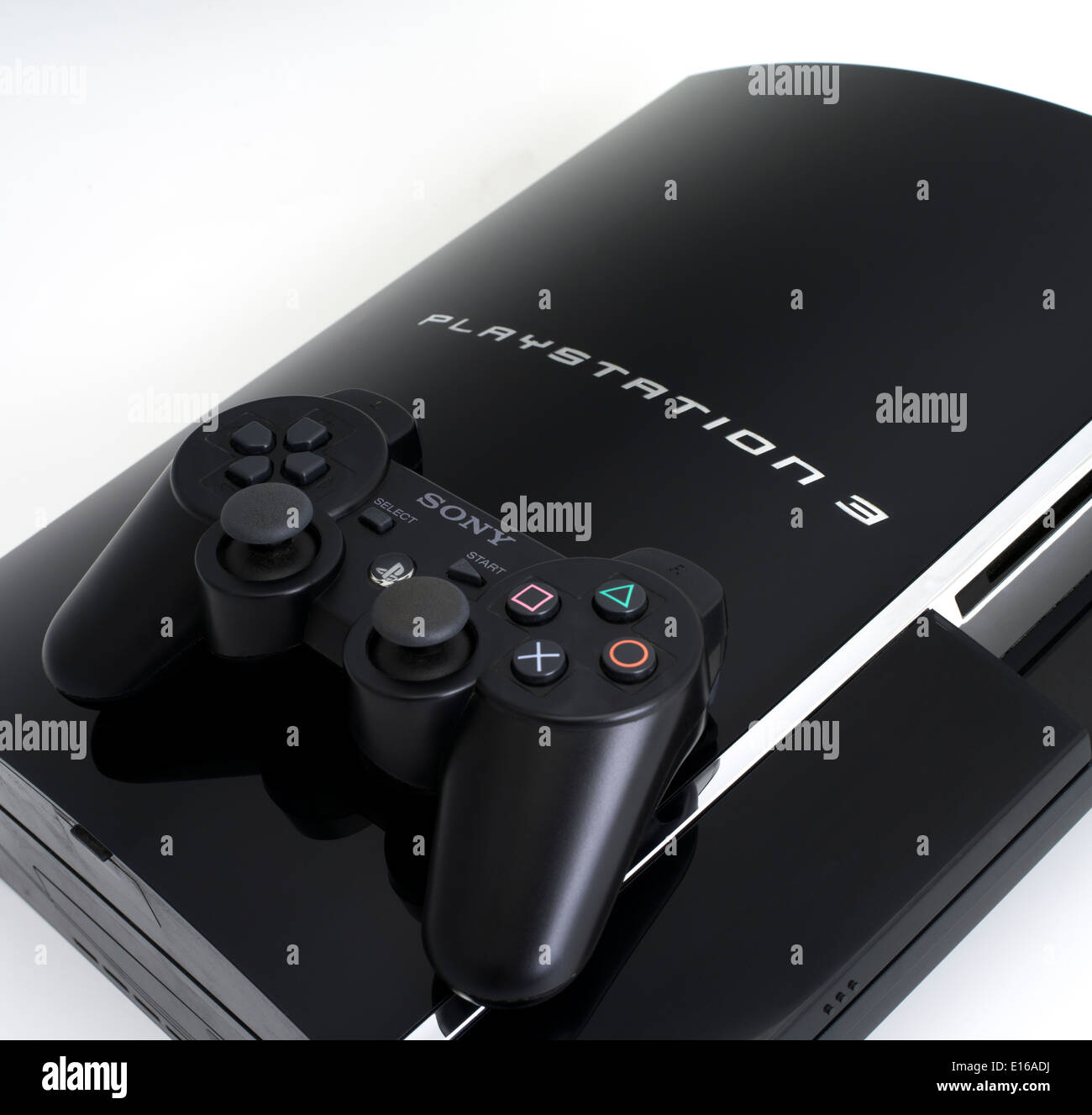 Playstation 3 console Imágenes recortadas de stock - Alamy