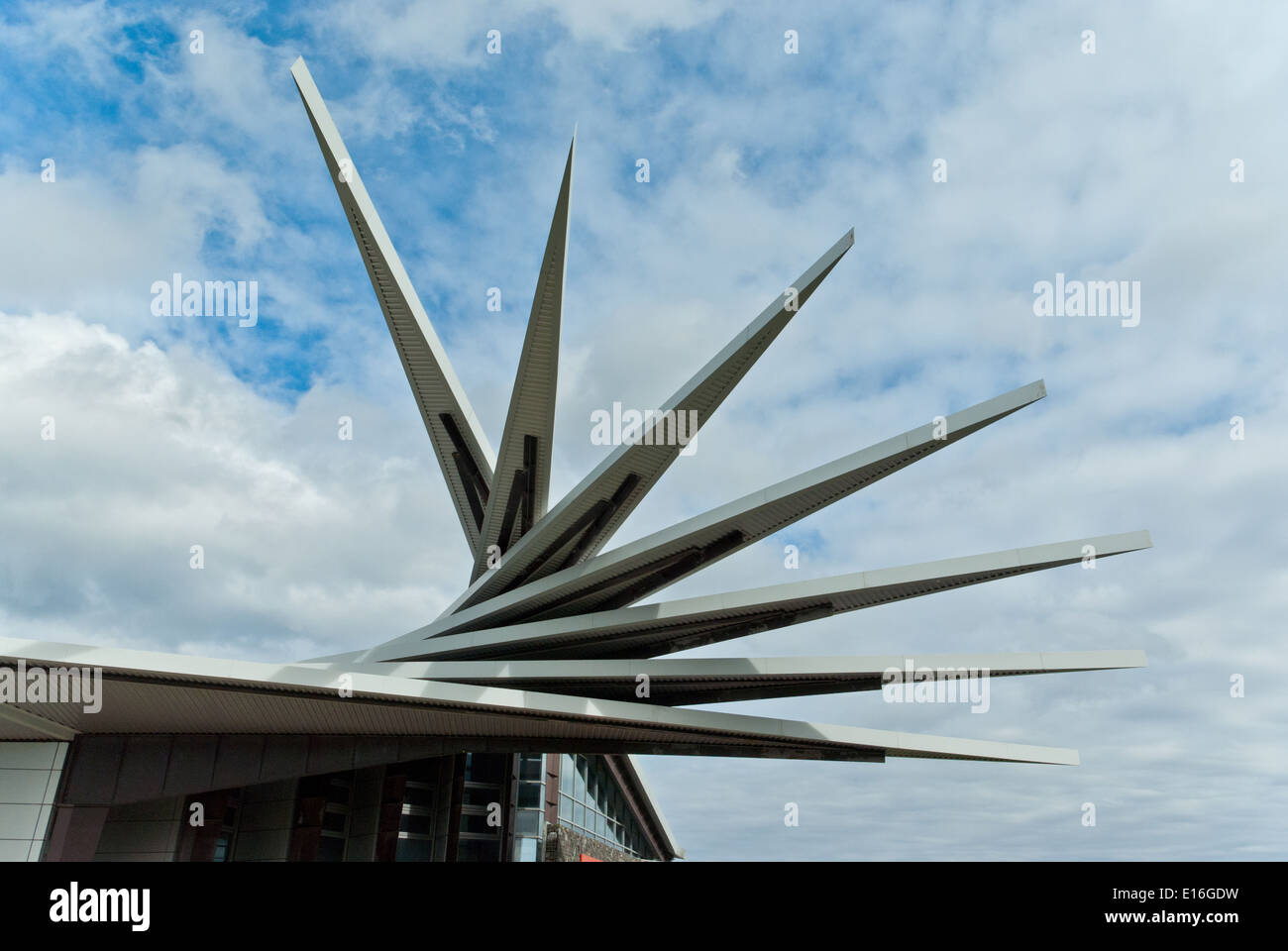 Sculpture, based on the blades of a monster coal cutting machine, on the roof of the Cutter building, Woodhorn Museum, UK Stock Photo