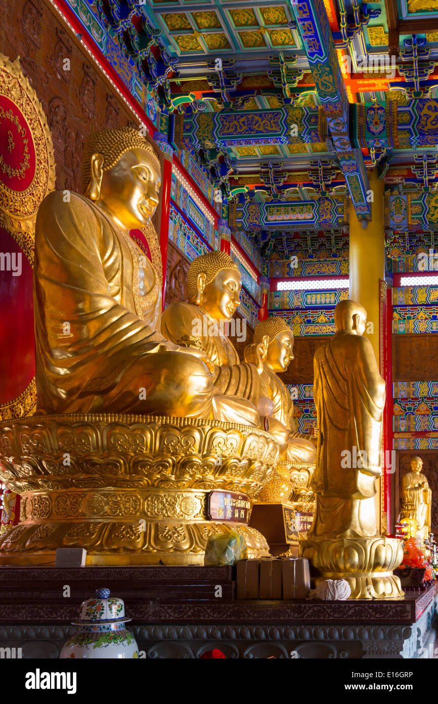 Chinese temple statues hires stock photography and images Alamy