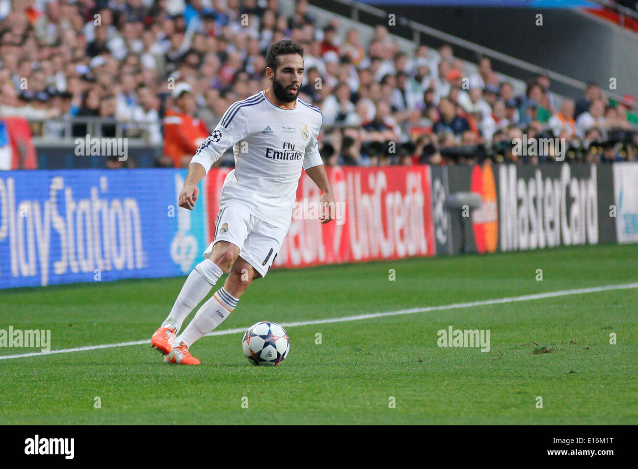 Real Madrid Defender Daniel Carvajal 15 Inaction During The Uefa Stock Photo Alamy