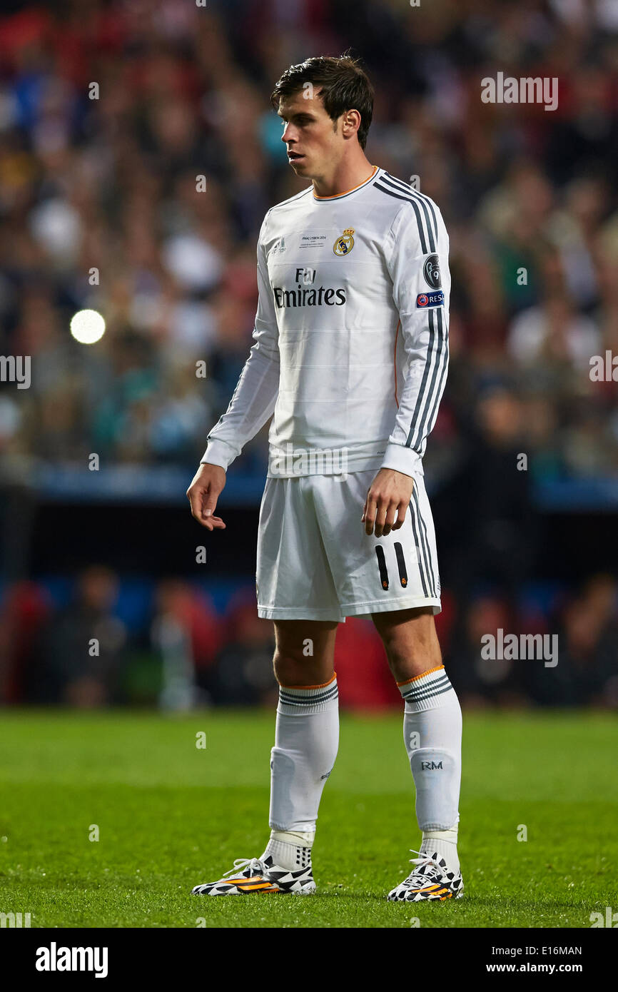 24.05.2014, Lisbon, Portugal. Midfielder Gareth Bale of Real Madrid prepares for a free-kick during the UEFA Champions League final game between Real Madrid and Atletico Madrid at Sport Lisboa e Benfica Stadium, Lisbon, Portugal Stock Photo