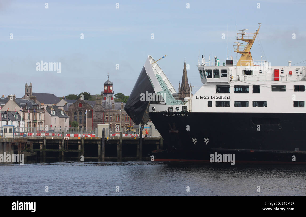 Calmac ferry mv isle of lewis hi-res stock photography and images - Alamy