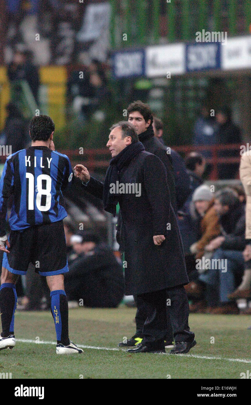 (L-R) Kily Gonzalez, Alberto Zaccheroni (Inter), 2003/2004 - Football/Soccer : Italian 'Serie A' match in Italy. © Maurizio Borsari/AFLO/Alamy Live News Stock Photo
