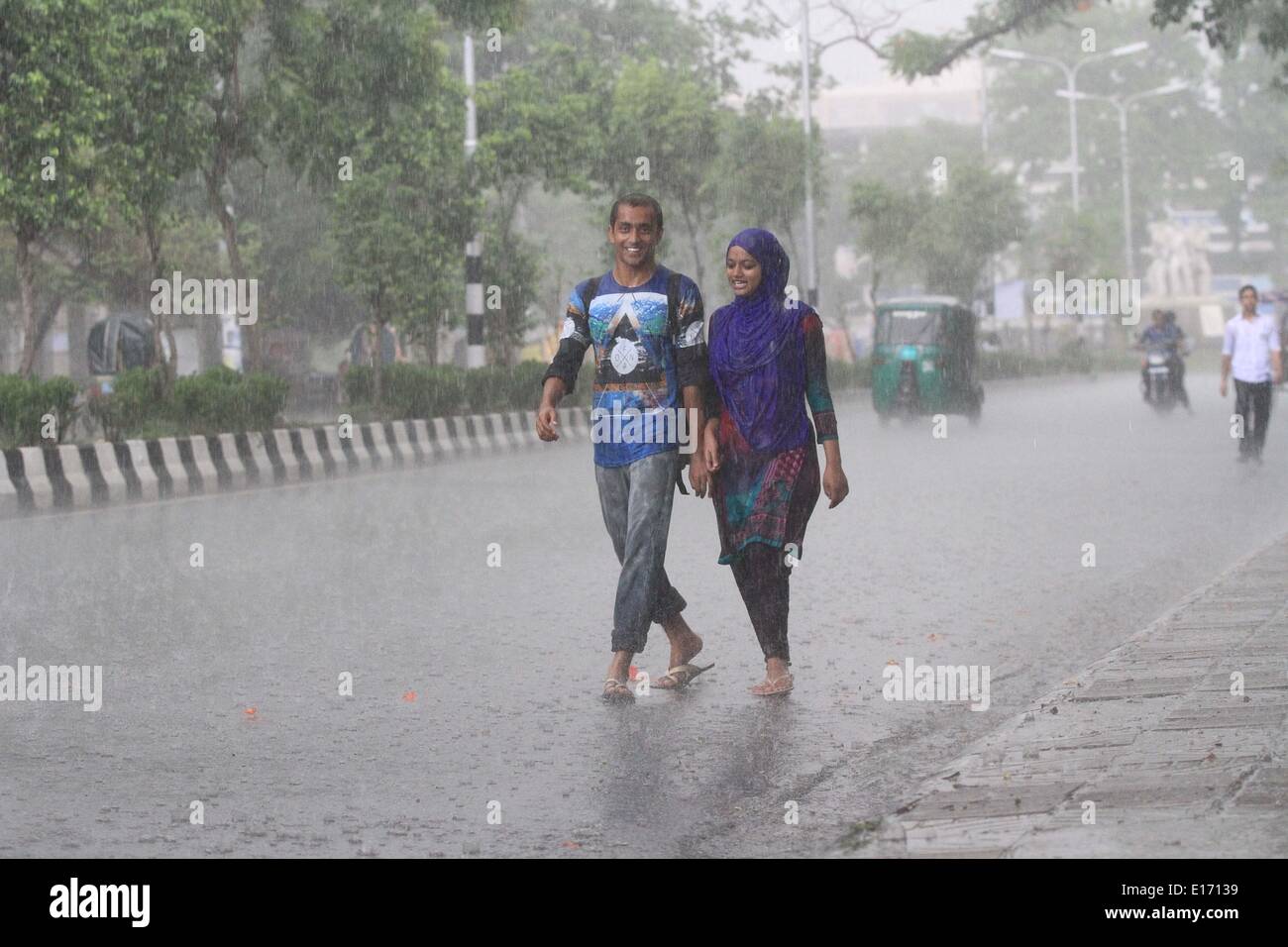 Dhaka, Bangladesh. 25th May, 2014. Heavy rain falls in the area around