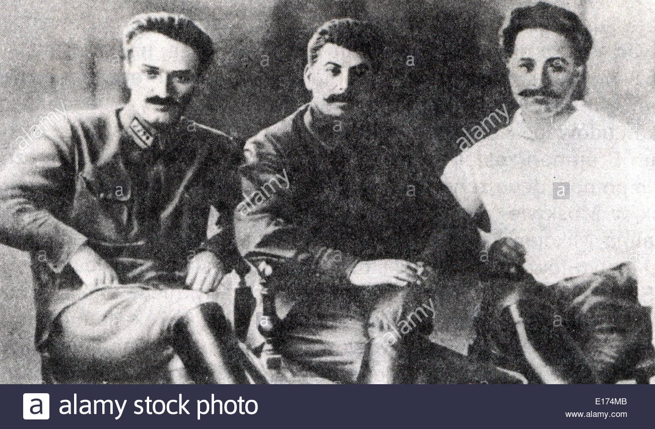 Stalin in a fur coat and Sergo Ordzhonikidze at the funeral of the stratons. Moscow. 1934 Stalin in a fur coat and Sergo Ordzhonikidze at the funeral of the stratons. Moscow. 1934