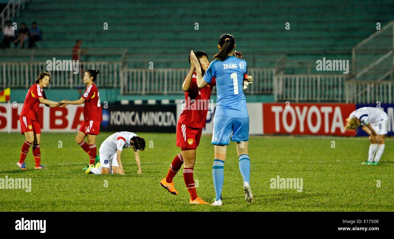 (140525) -- HO CHI MINH CITY, May 25, 2014 (Xinhua) -- Chinese players celebrate after winning the third-place match of 2014 Asian Football Confederation (AFC) Women's Asian Cup at Thong Nhat Stadium in Ho Chi Minh City, Vietnam, May 25, 2014. China defeat South Korea 2-1 to win the third place of the event. (Xinhua/Nguyen Le Huyen) Stock Photo