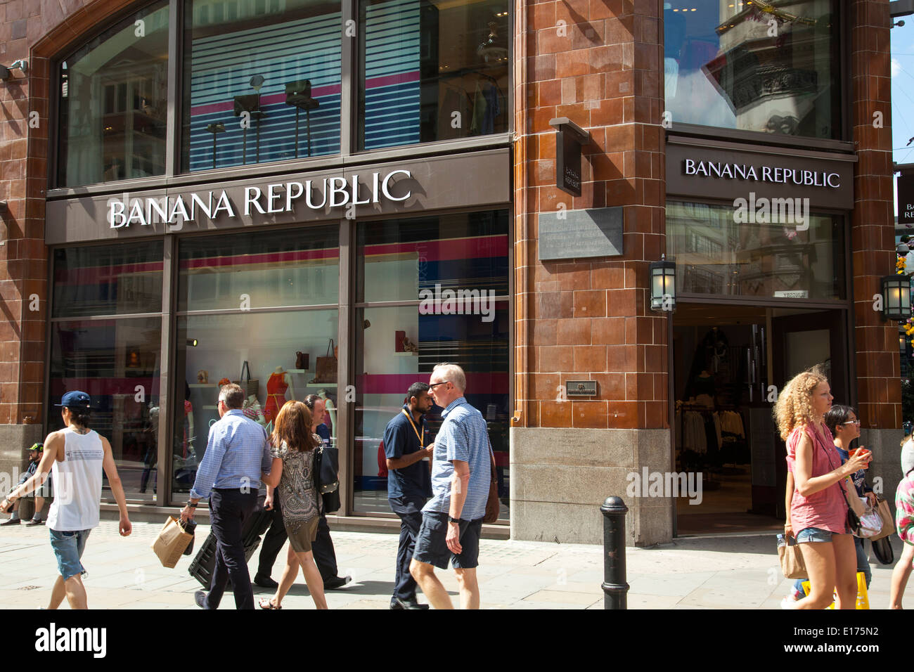 The Banana Republic store, Covent Garden, London, England, U.K Stock Photo  - Alamy
