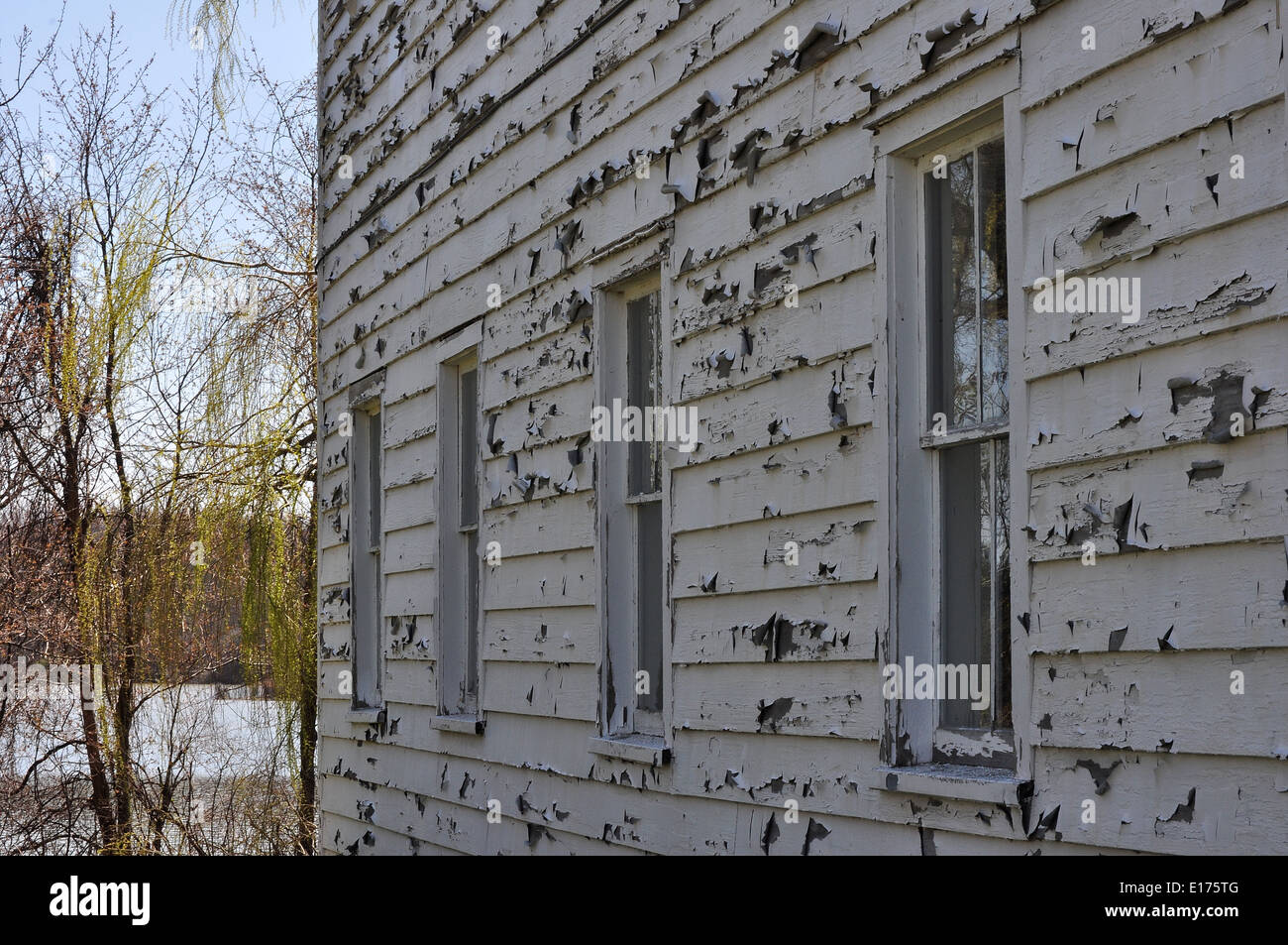 Rundown farmhouse hi-res stock photography and images - Alamy