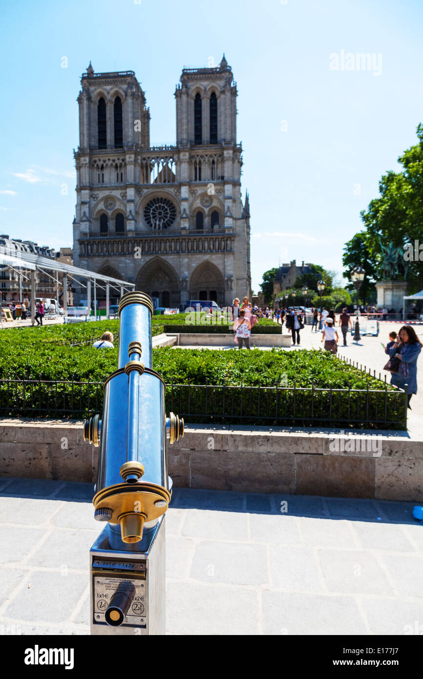 Notre Dame de Paris; La cathédrale Notre-Dame de Paris city europe european destination Stock Photo