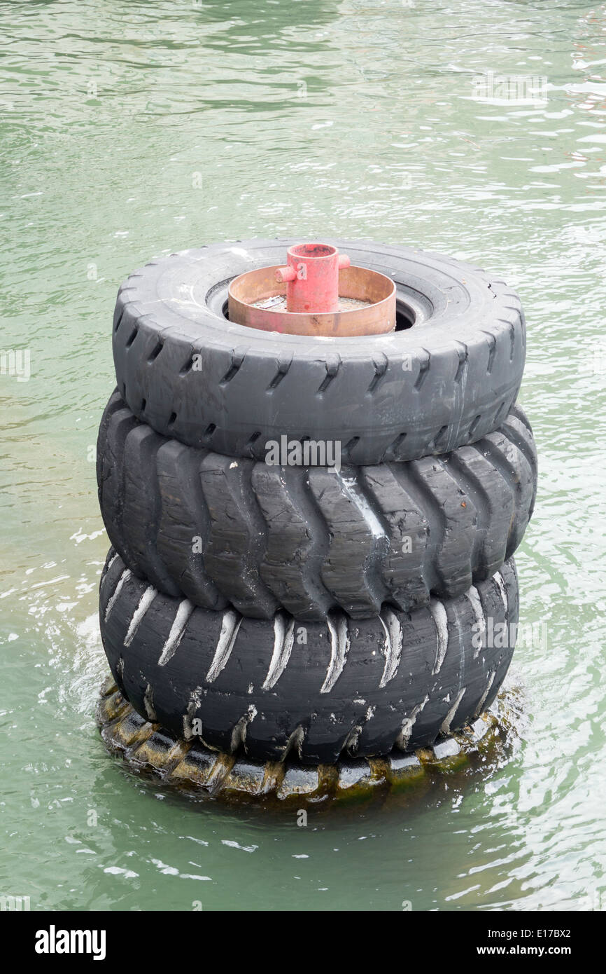 Tire bumpers for ferries at the Toronto Ferry docks Stock Photo Alamy