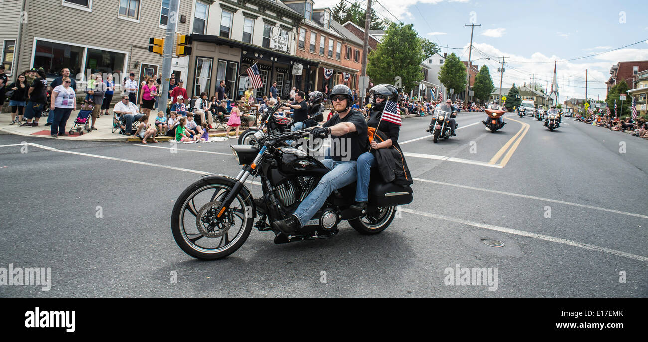 Mount Joy, Pennsylvania, USA.. Small town Memorial Day Parade, honoring