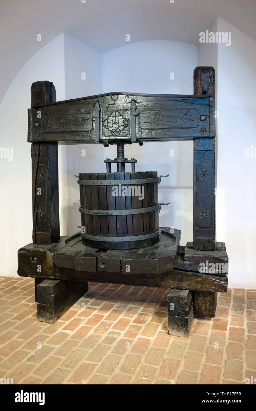 Vintage wine press High Resolution Stock Photography and Images Alamy