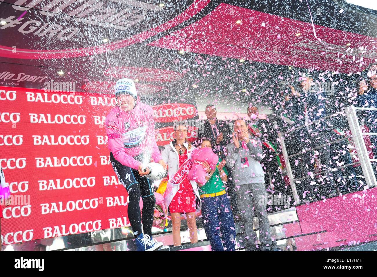 Montecampione, Italy. 25th May, 2014. Giro D Italia Cycling Tour, stage 15. Omega Pharma - Quick Step 2014, Uran Rigoberto on the podium in Montecampione Credit:  Action Plus Sports Images/Alamy Live News Stock Photo