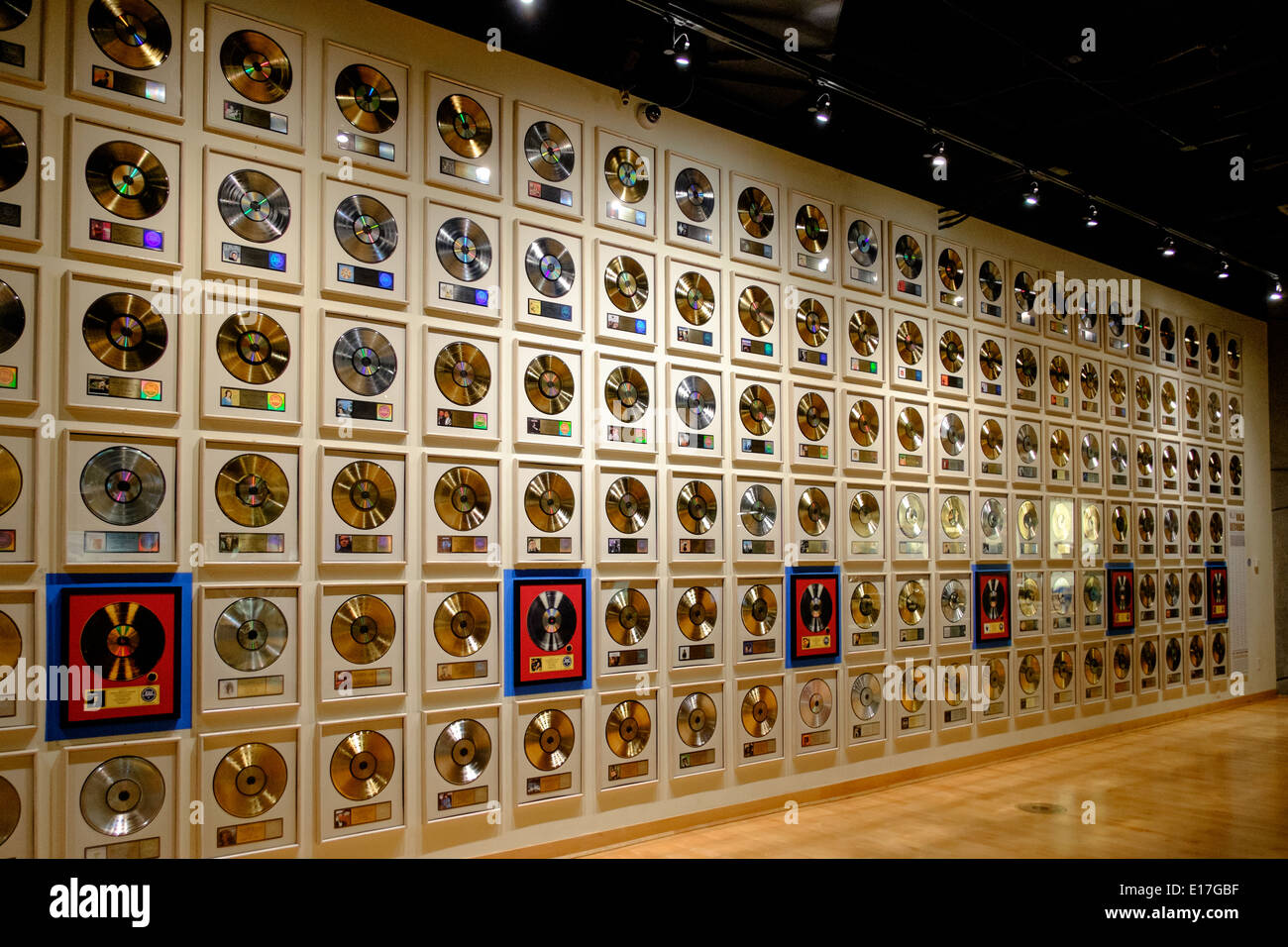 A wall of gold records at the Country Music Hall of Fame in Nashville, Tennessee Stock Photo