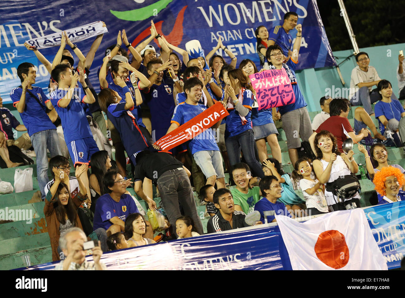 Ho Chi Minh City, Vietnam. 25th May, 2014. Fans (JPN) Football/Soccer : 2014 AFC Women's Asian Cup final match between Japan 1-0 Australia at Thong Nhat Stadium in Ho Chi Minh City, Vietnam . © Takahisa Hirano/AFLO/Alamy Live News Stock Photo