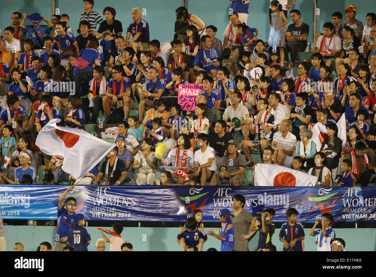 Ho Chi Minh City, Vietnam. 25th May, 2014. Fans (JPN) Football/Soccer : 2014 AFC Women's Asian Cup final match between Japan 1-0 Australia at Thong Nhat Stadium in Ho Chi Minh City, Vietnam . © Takahisa Hirano/AFLO/Alamy Live News Stock Photo