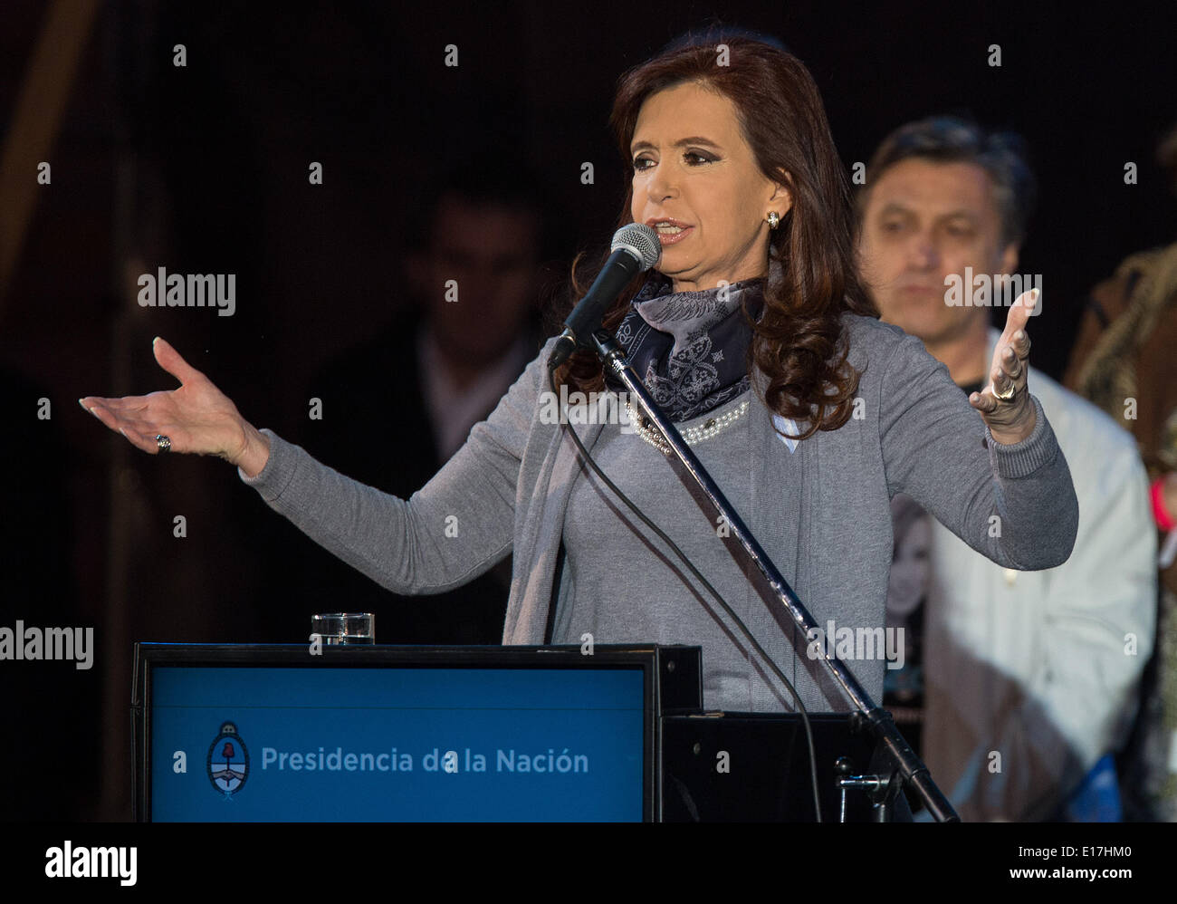 Buenos Aires, Argentina. 25th May, 2014. Argentinean President Cristina Fernandez (C) delivers a speech during an activity for the commemoration of the 204th anniversary of 'Revolucion de Mayo' at the Mayo Square, in the city of Buenos Aires, capital of Argentina, on May 25, 2014. Credit:  Martin Zabala/Xinhua/Alamy Live News Stock Photo