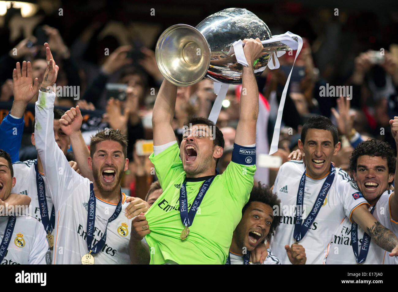 Iker Casillas Champions League Trophy Hi res Stock Photography And iker-casillas-champions-league-trophy-hi-res-stock-photography-and