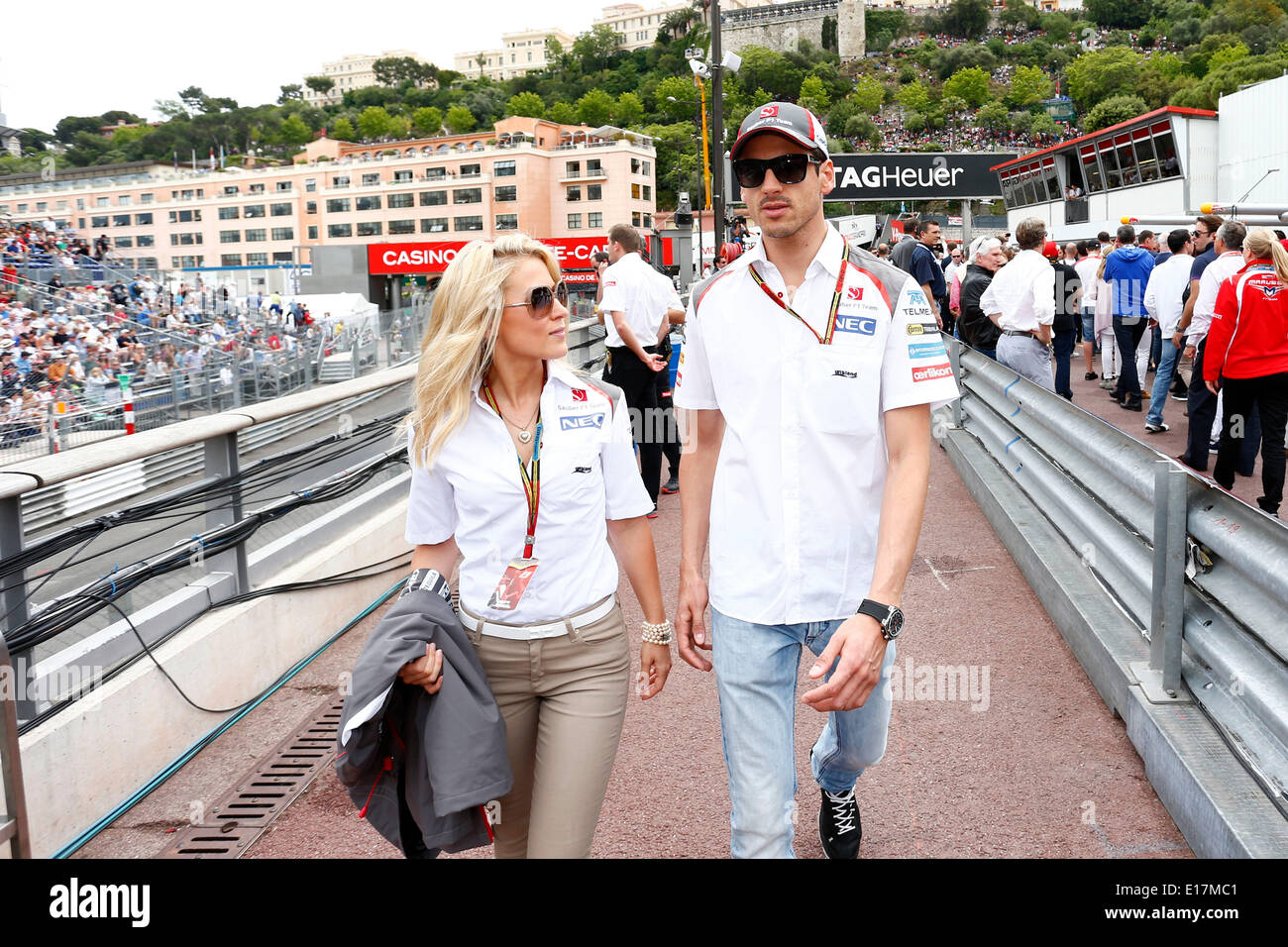 Adrian Sutil Sahara Force India with his girlfriend Jennifer Becks