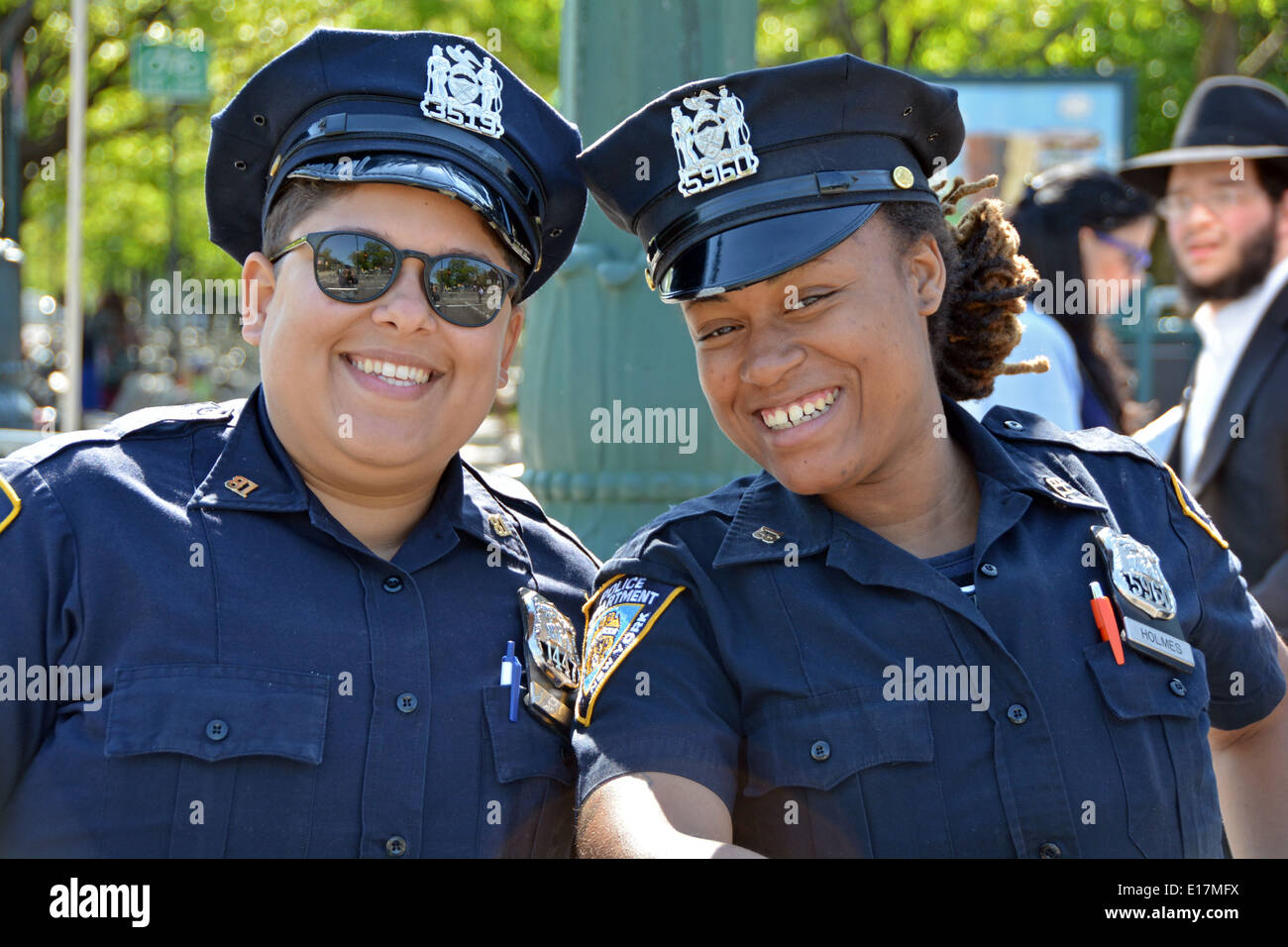 Female cop nypd hi-res stock photography and images - Page 2 Female cop nypd hi-res stock photography and images - Page 2