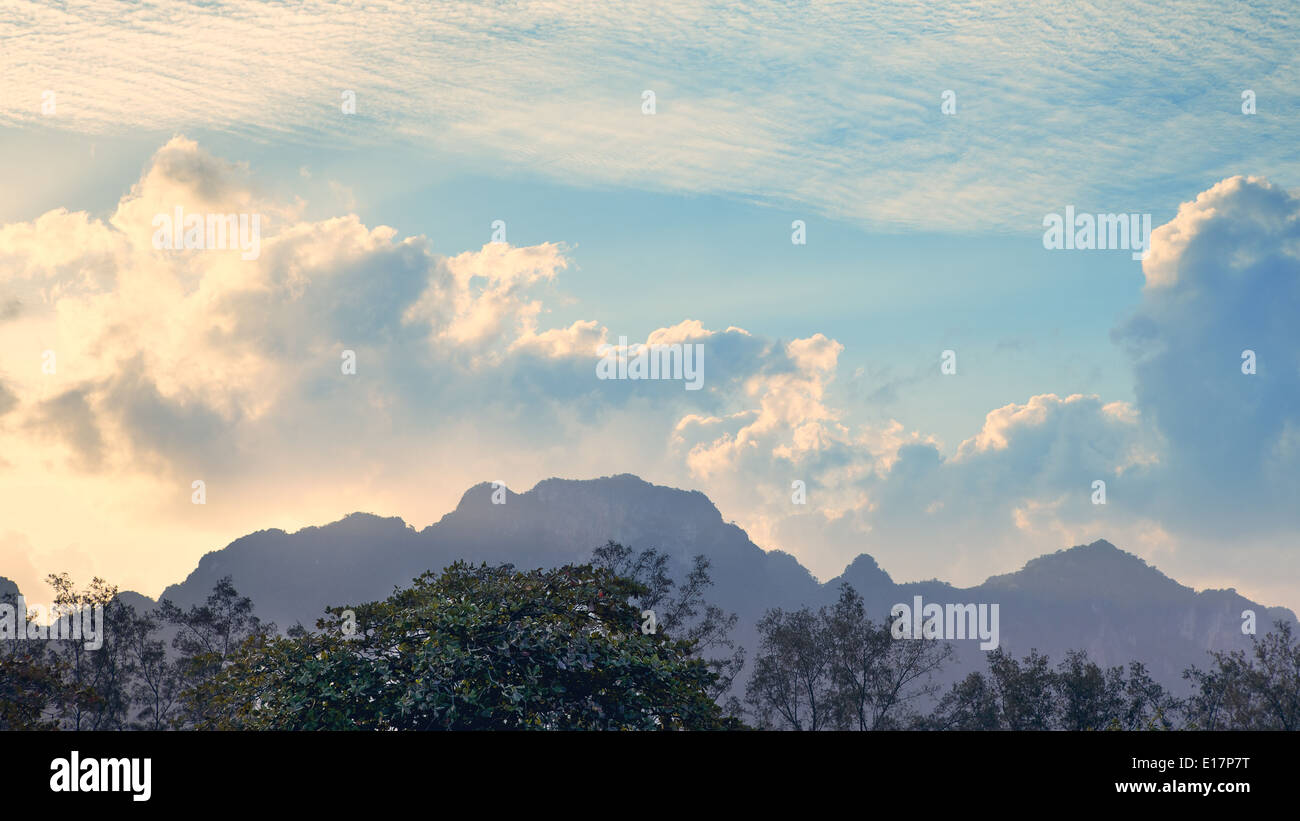 Early morning clouds sky hi-res stock photography and images - Alamy