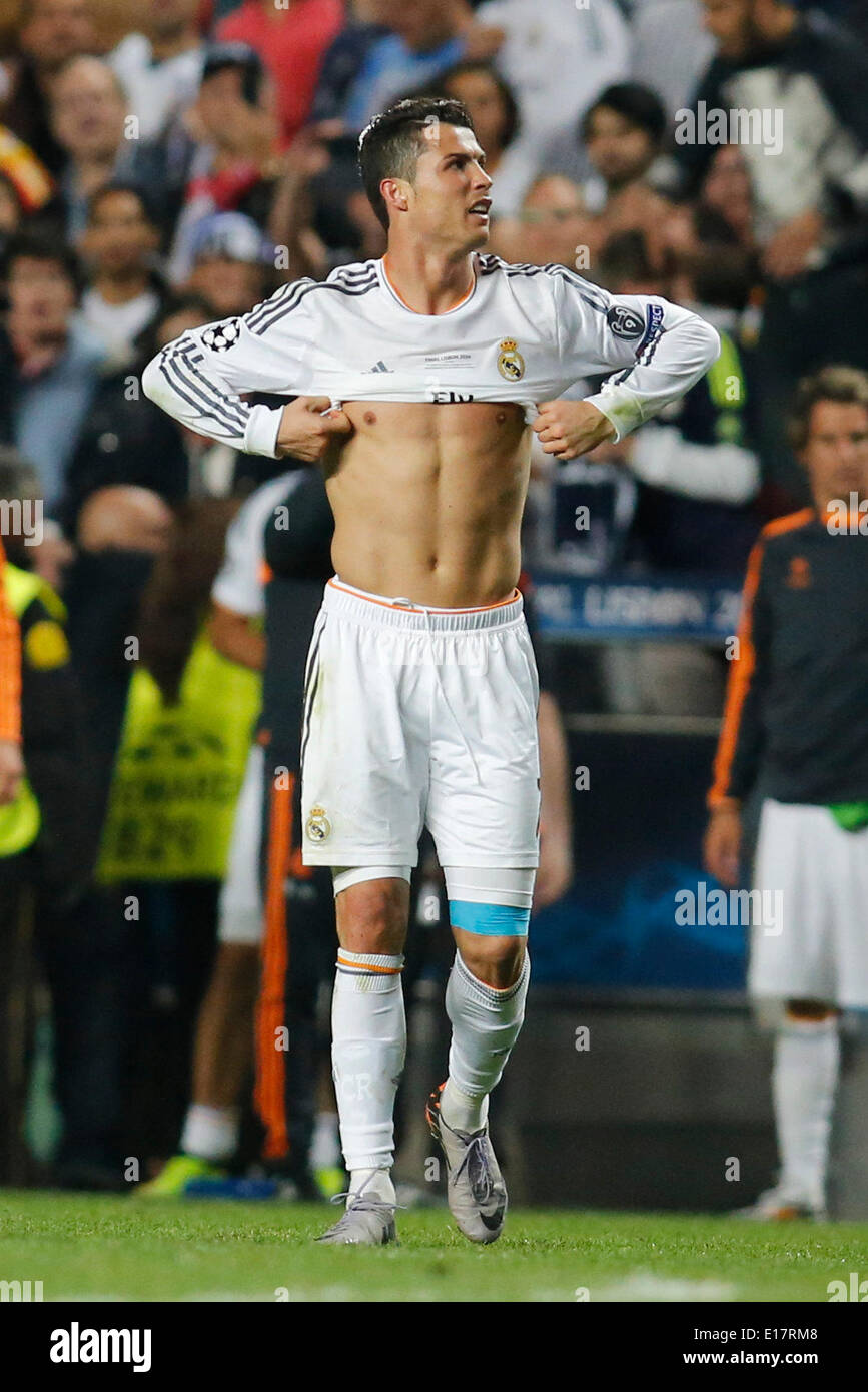 Cristiano Ronaldo (Real Madrid CF #7) putting on his jersey after scoring  with his penalty during the final of the Champions league between Real  Madrid and Atletico Madrid, Estadio da Luz in