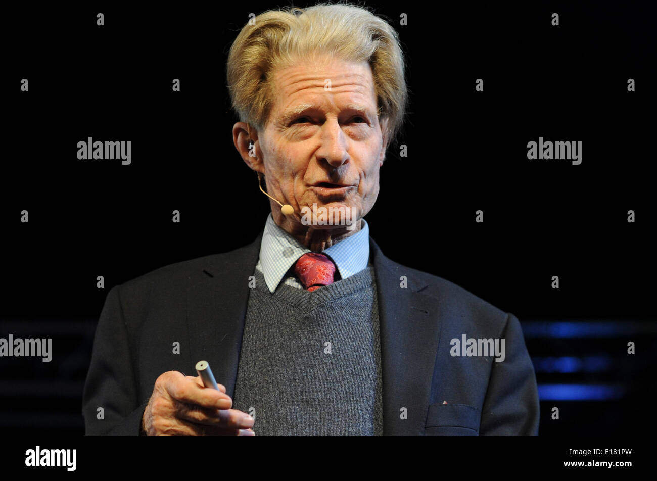 Gurdon nobel hires stock photography and images Alamy