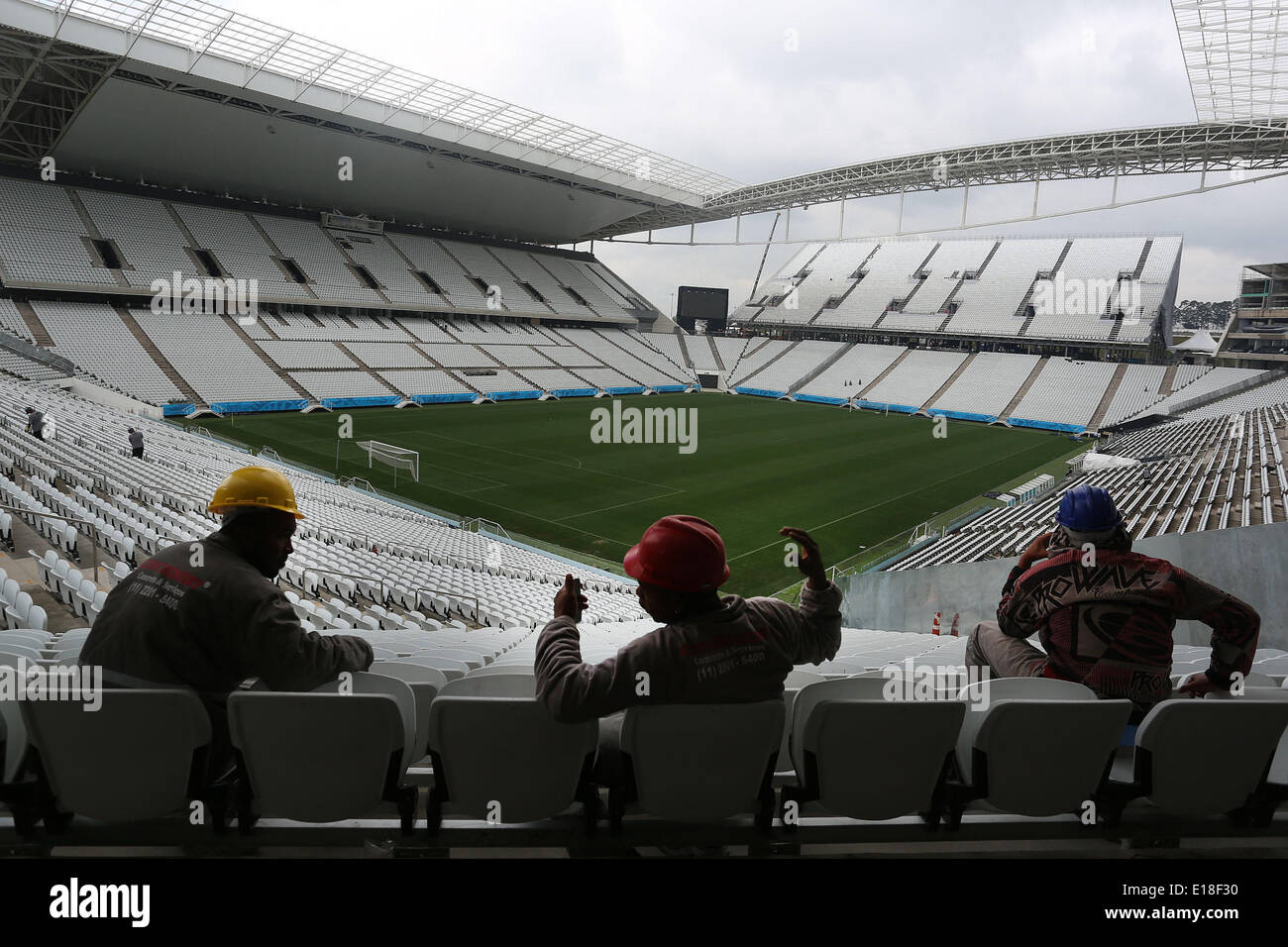 Sao Paulo, Brazil. 26th May, 2014. Workers are seen inside the Sao Paulo Arena, in Sao Paulo city, Brazil, on May 26, 2014. The stadium also known as Corinthians Arena, will be the seat of the opening match of theBrazil 2014 FIFA World Cup on June 12. © Rahel Patrasso/Xinhua/Alamy Live News Stock Photo