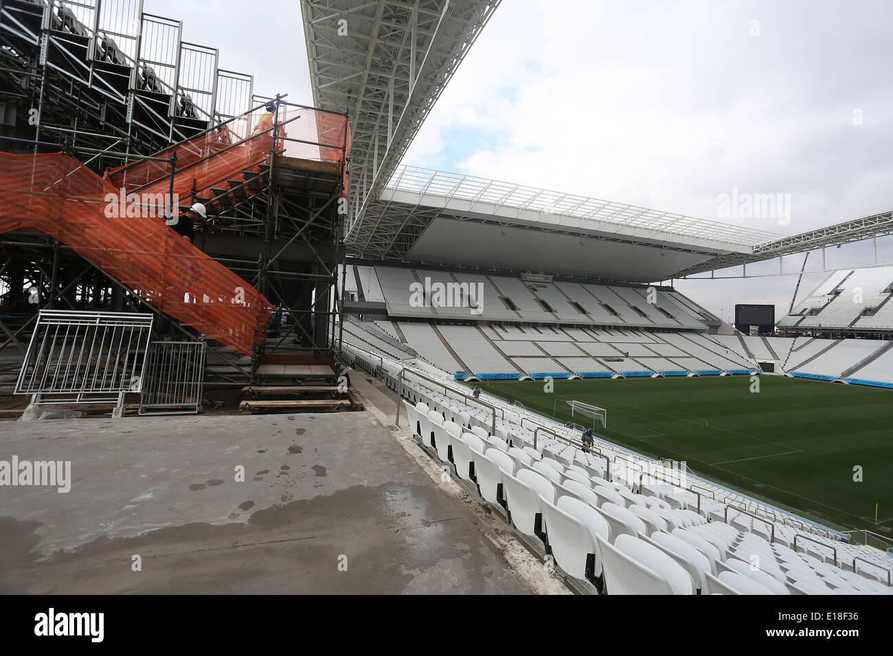 Sao Paulo. 26th May, 2014. Photo taken on May 26, 2014 shows interiors of the Sao Paulo Arena, in Sao Paulo city, Brazil. The stadium also known as Corinthians Arena, will be the seat of the opening match of theBrazil 2014 FIFA World Cup on June 12. © Rahel Patrasso/Xinhua/Alamy Live News Stock Photo