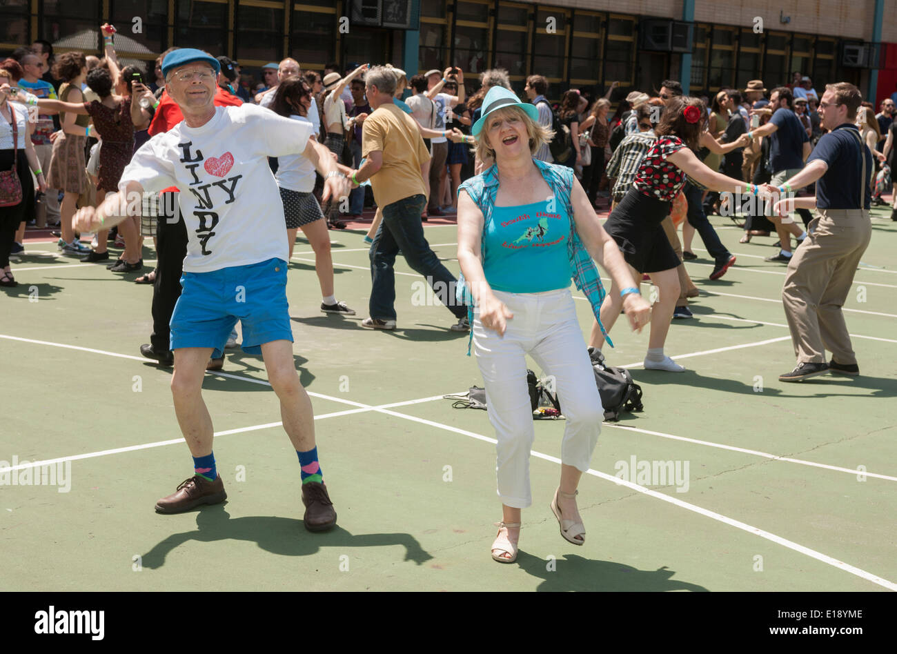 Hundreds of Lindy Hop enthusiasts converge on Harlem in New York to celebrate World Lindy Hop Day Stock Photo