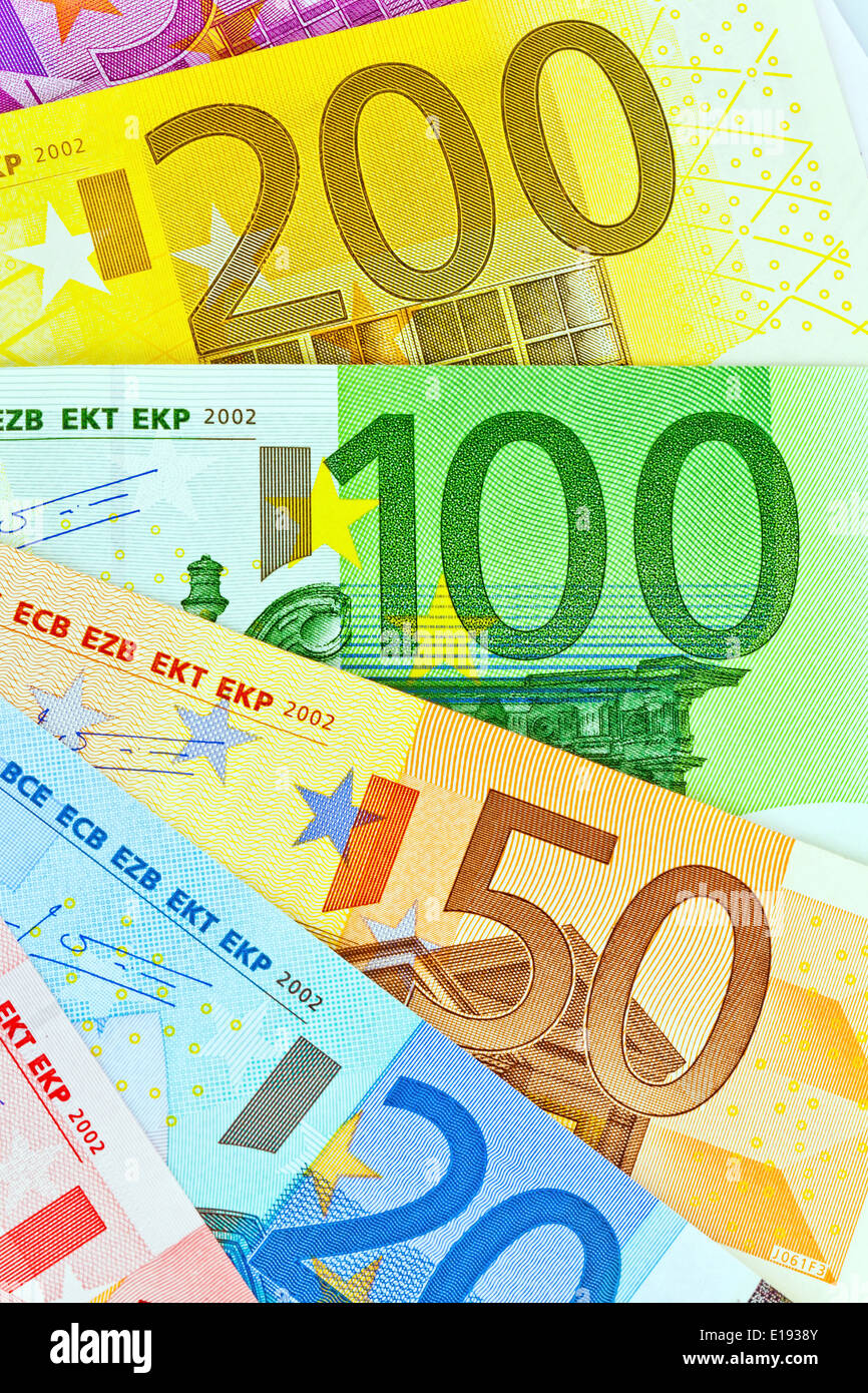 Eurogeld Banknoten der EU. Ein F‰cher aus Eurogeld vor weiﬂem Hintergrund isoliert. Stock Photo