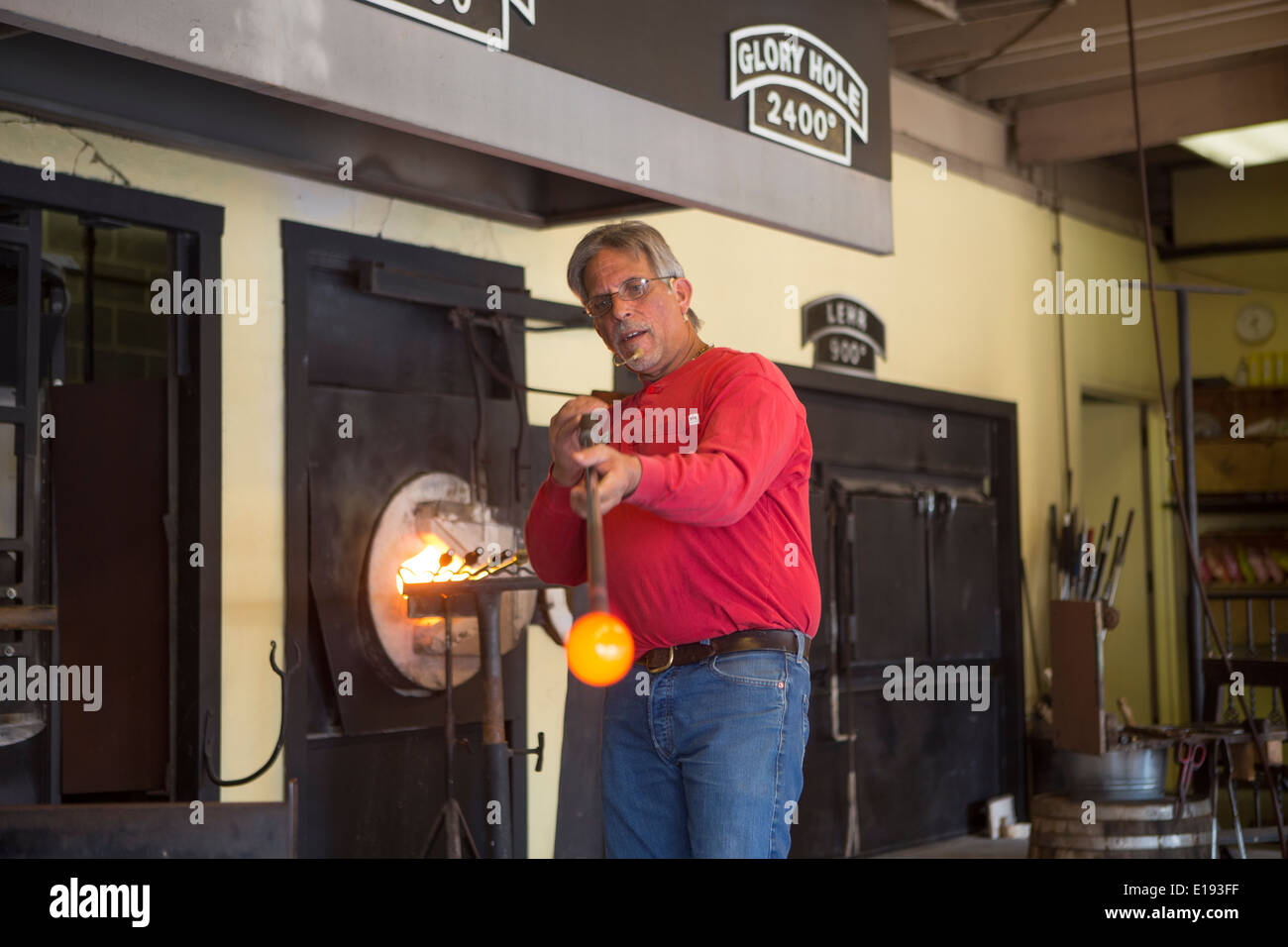 Glass blower in dollywood theme hires stock photography and images Alamy