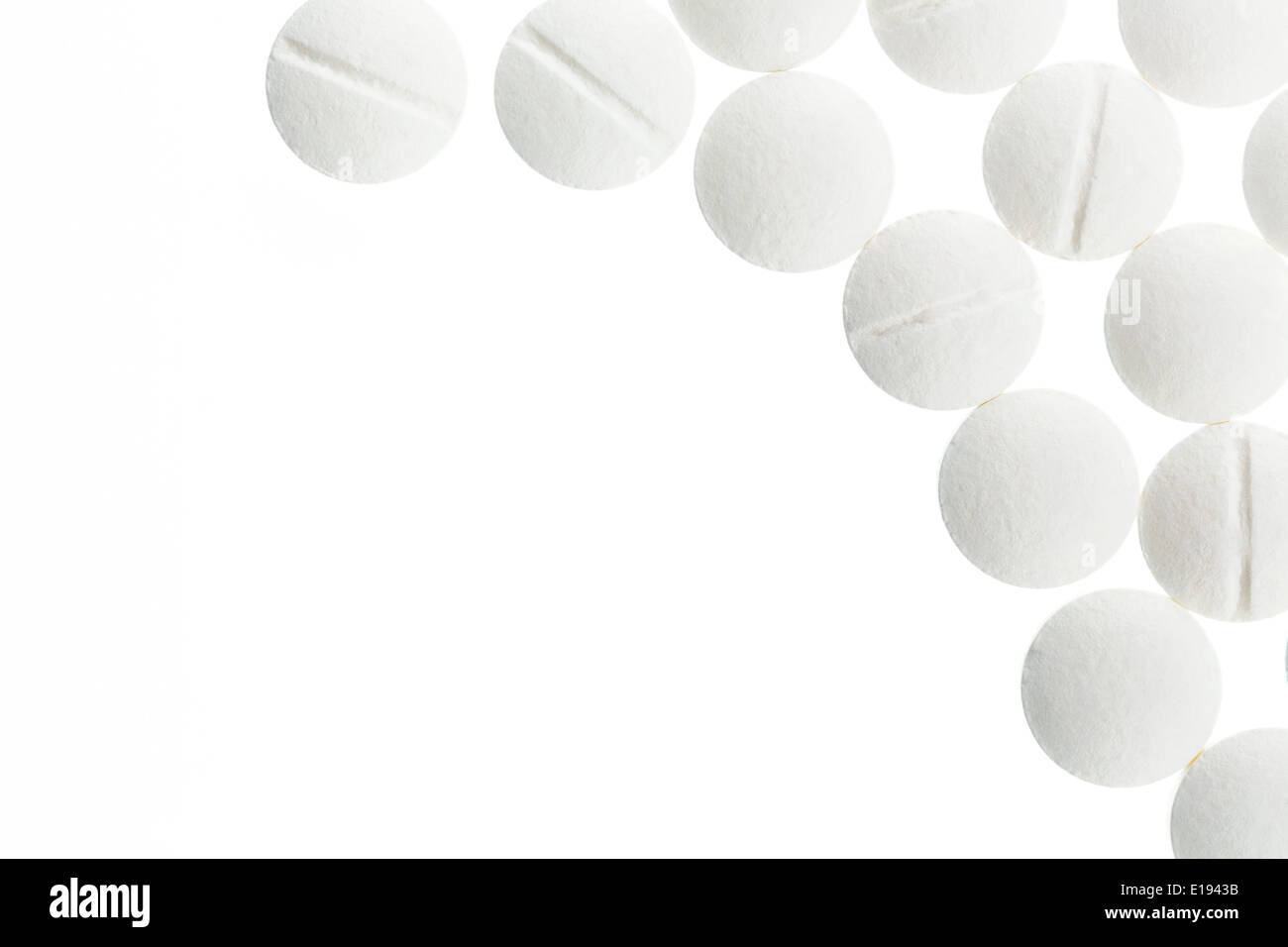Weiﬂe Tabletten, Symbolfoto f¸r Medizin, Heilmittel und Tablettensucht Stock Photo